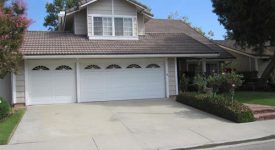 Valencia Home with Overside Kitchen and Bathroom